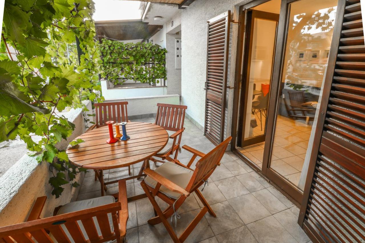 Apartments Vladan With Terrace バスカ エクステリア 写真