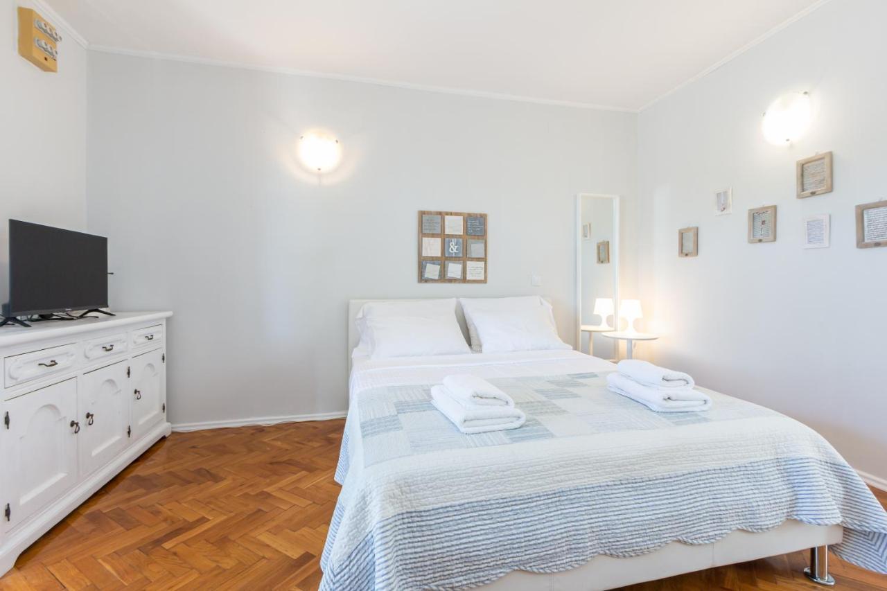 Apartments Vladan With Terrace バスカ エクステリア 写真
