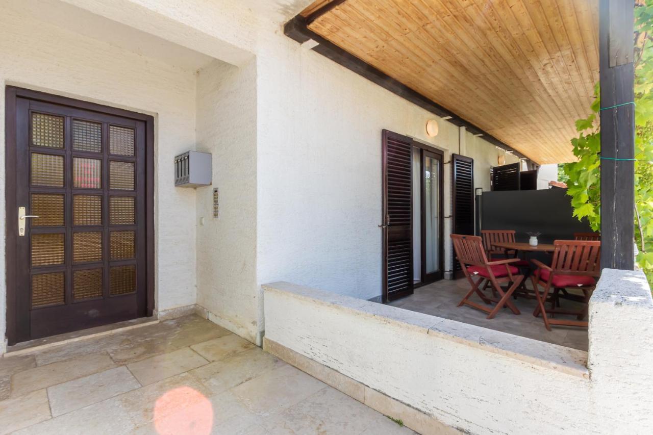 Apartments Vladan With Terrace バスカ エクステリア 写真