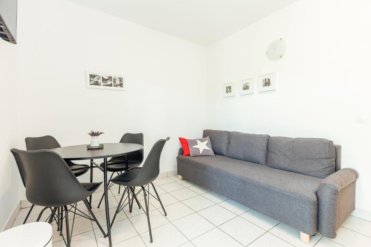 Apartments Vladan With Terrace バスカ エクステリア 写真